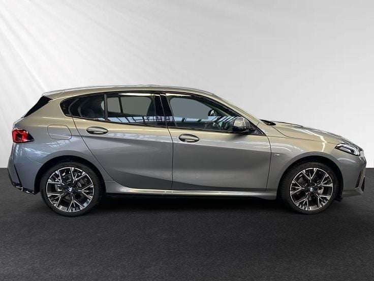 Gebraucht BMW 120 M Sport 170 PS (125 kW) 2024 Skyscraper grau metallic Kleinwagen