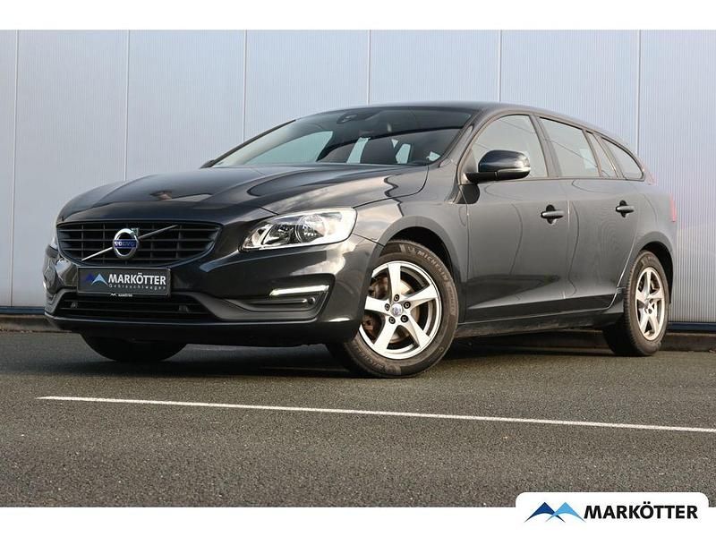 Grau Gebraucht 2015 Volvo V60 Kinetic Kombi | 9.990 € (Fairer Preis) - Bild 1/4