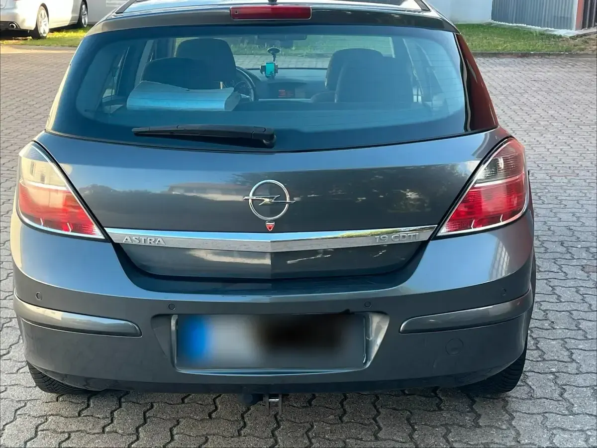 Gebraucht Opel Astra 125 PS (91 kW) 2009 Grau Limousine