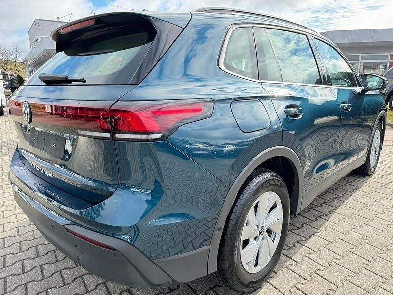 Gebraucht VW Tiguan Life 150 PS (110 kW) 2025 Blau SUV