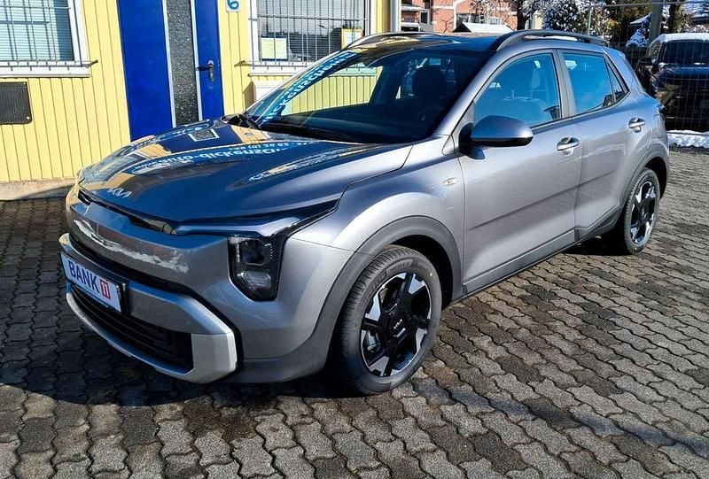 Neu Kia Stonic 101 PS (74 kW) 2026 Grau SUV