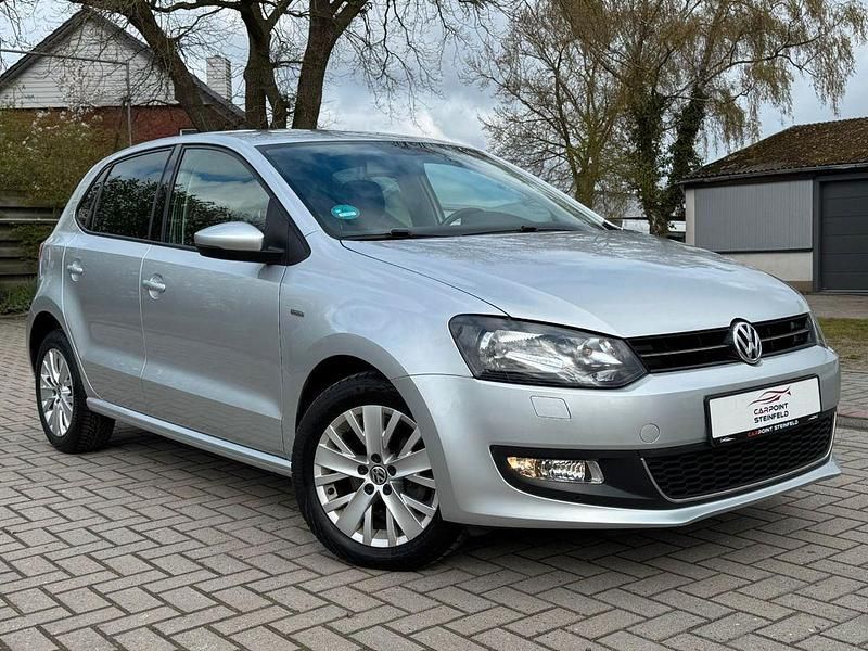 Gebraucht VW Polo Life 69 PS (50 kW) 2014 Silber Limousine