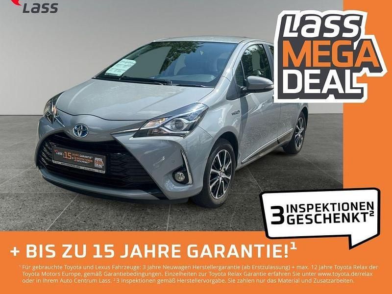 Grau Gebraucht 2018 Toyota Yaris Hybrid Team Kleinwagen | 14.980 € (Fairer Preis) - Bild 1/4