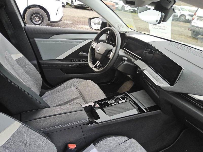 Gebraucht Opel Astra Business 181 PS (133 kW) 2022 Jade weiss/arktis weiss Kleinwagen