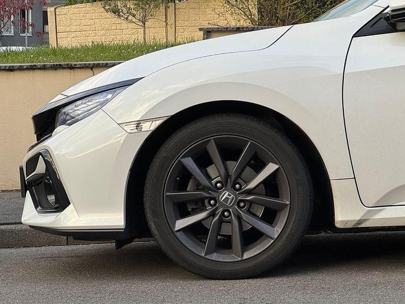 Gebraucht Honda Civic Elegance 126 PS (92 kW) 2022 Weiß Limousine