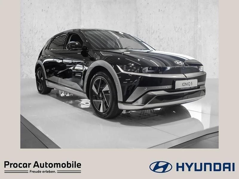 Abyss black / mic Neu 2025 Hyundai Ioniq 5 SUV | 53.990 € (Fairer Preis) - Bild 1/1