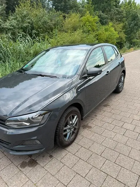Gebraucht VW Polo IQ Drive 80 PS (58 kW) 2019 Grau Kleinwagen