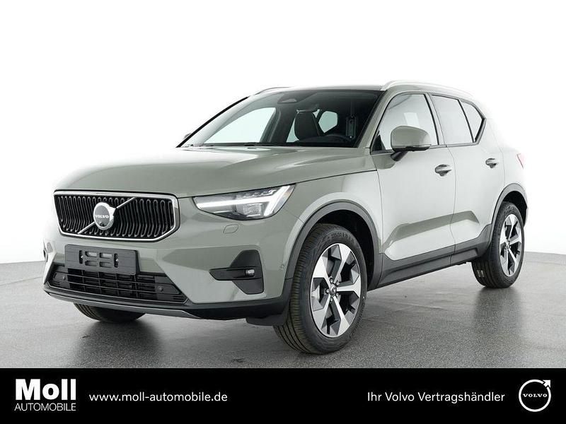 Gruen Gebraucht 2025 Volvo XC40 Core SUV | 32.480 € (Superpreis) - Bild 1/4