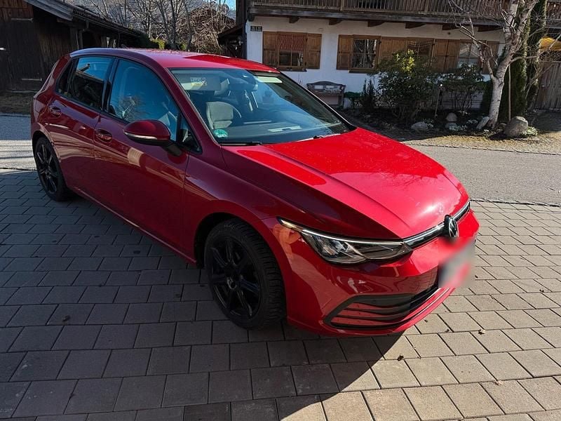 Gebraucht VW Golf VIII 116 PS (85 kW) 2022 Rot Kleinwagen