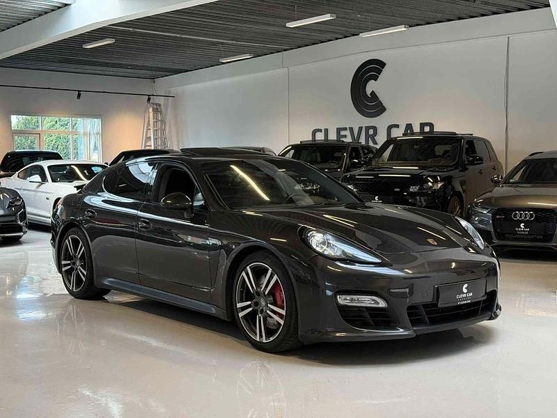 Grau Gebraucht 2012 Porsche Panamera Chrono Limousine | 25.022 € - Bild 1/4