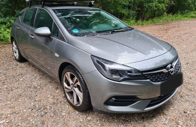 Grau Gebraucht 2019 Opel Astra Business Elegance Limousine | 10.900 € - Bild 1/4