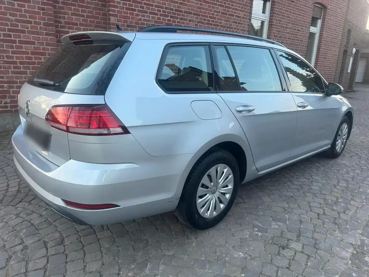 Usado VW Golf VII 116 HP (85 kW) 2018 Prateado Carrinha