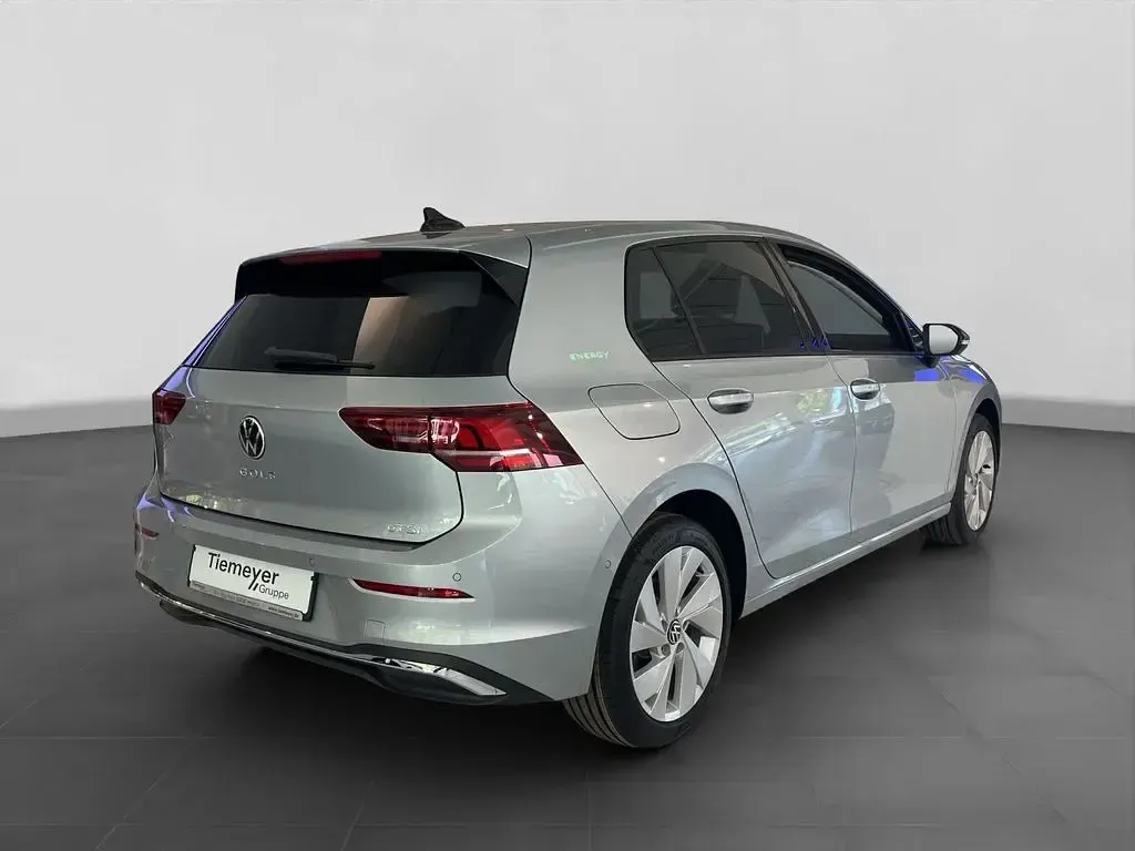 Neu VW Golf VIII Life 150 PS (110 kW) 2026 Silber Limousine