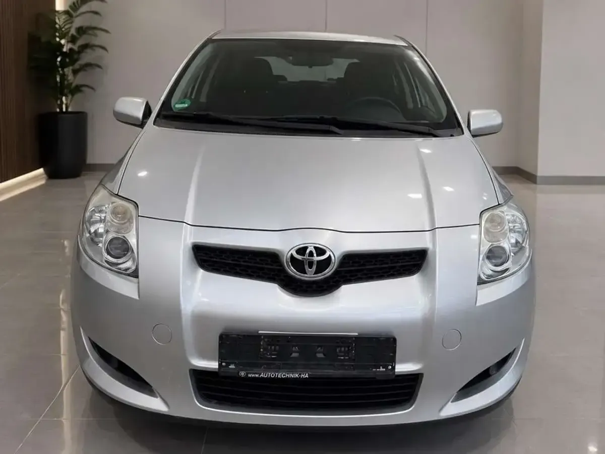 Gebraucht Toyota Auris Sol 124 PS (91 kW) 2006 Silver metallic Kleinwagen