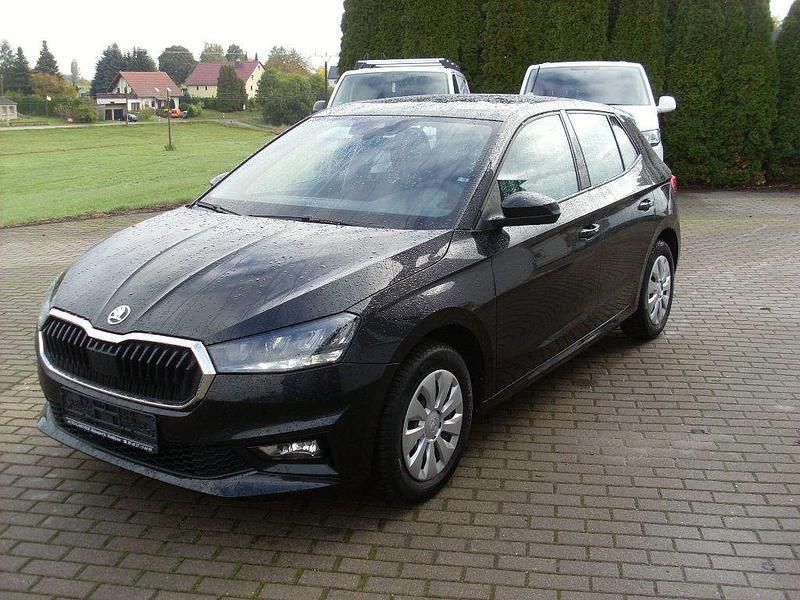 Schwarz Gebraucht 2024 Skoda Fabia Essence Kleinwagen | 14.100 € (Guter Preis) - Bild 1/4