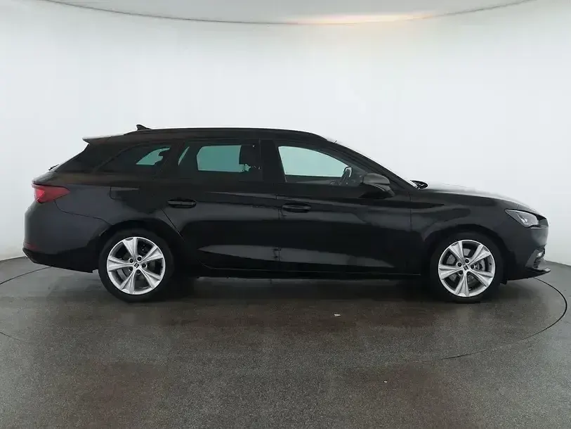 Gebraucht Seat Leon FR 150 PS (110 kW) 2024 Midnight schwarz Limousine