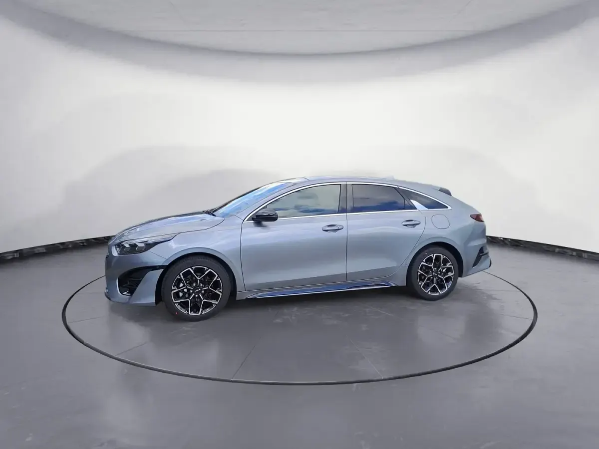 Gebraucht Kia ProCeed GT-Line 140 PS (102 kW) 2025 Silber Kleinwagen