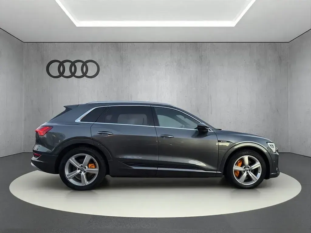 Gebraucht Audi e-tron S-Line 230 kW (313 PS) 2021 Daytonagrau perleffekt SUV