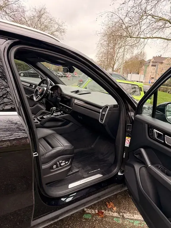 Second-hand Porsche Cayenne 340 CP (250 kW) 2018 Negru SUV