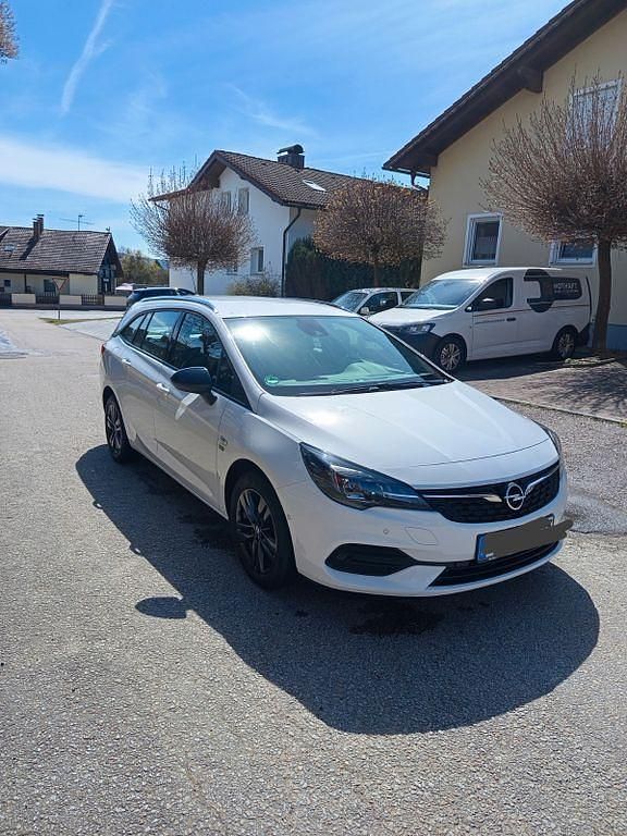Weiß Gebraucht 2020 Opel Astra Kombi | 14.200 € (Fairer Preis) - Bild 1/4