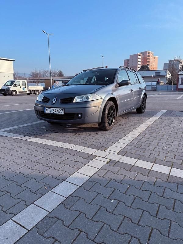 Grau Gebraucht 2007 Renault Mégane GrandTour Kombi | 2.200 € - Bild 1/4