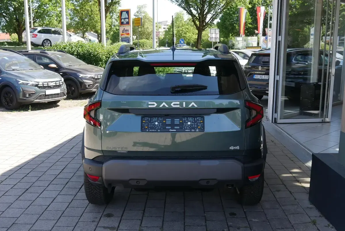 Neu Dacia Duster Expression 140 PS (102 kW) 2026 Zedergrün Limousine
