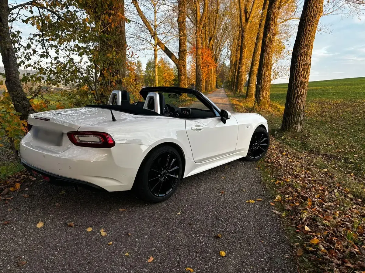 Gebraucht Fiat 124 Spider Lusso 140 PS (102 kW) 2016 Weiß Cabrio