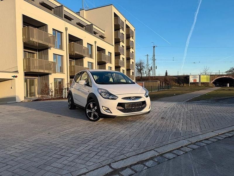 Gebraucht Hyundai ix20 116 PS (85 kW) 2014 Weiß Kleinwagen