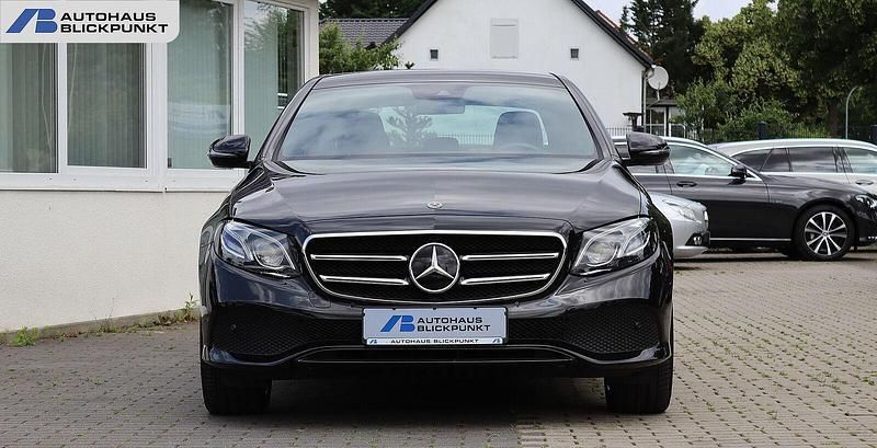 Gebraucht Mercedes E350 299 PS (219 kW) 2018 Schwarz Limousine