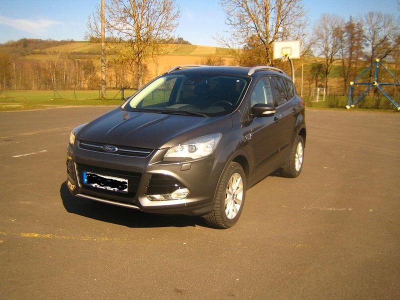 Gebraucht Ford Kuga Individual 179 PS (131 kW) 2016 Grau SUV