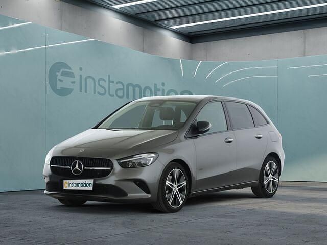 Gebraucht Mercedes B200 Progressive 163 PS (119 kW) 2023 Grau Kleinwagen