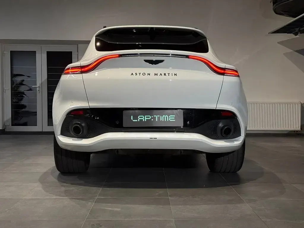 Gebraucht Aston Martin DBX 551 PS (405 kW) 2022 Weiß SUV