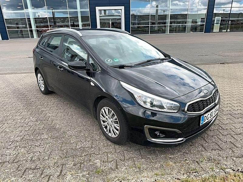 Schwarz Gebraucht 2017 Kia Ceed Sportswagon Platinum Edition Kombi | 4.900 € (Guter Preis) - Bild 1/4