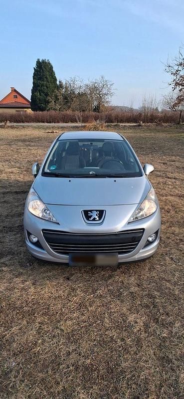 Gebraucht Peugeot 207 95 PS (69 kW) 2010 Silber Kleinwagen