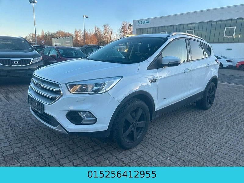 Weiß Gebraucht 2018 Ford Kuga Trend SUV | 11.700 € (Guter Preis) - Bild 1/4