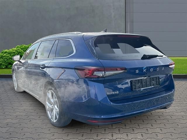 Neu Skoda Superb Selection 150 PS (110 kW) 2025 Blau Kombi