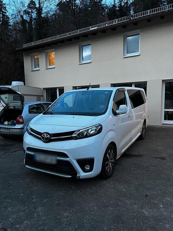 Gebraucht Toyota Proace Verso 170 PS (125 kW) 2019 Weiß Kombi
