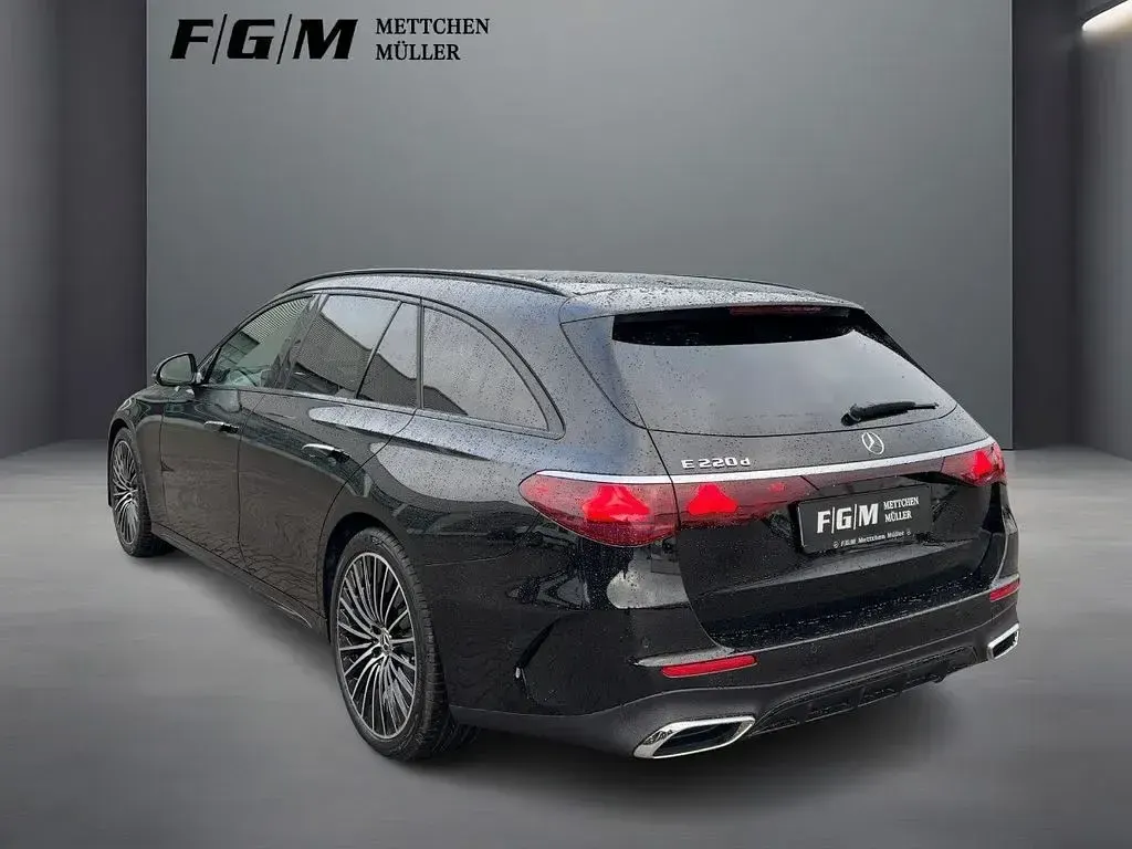 Gebraucht Mercedes 220 AMG line 197 PS (144 kW) 2026 Schwarz Kombi