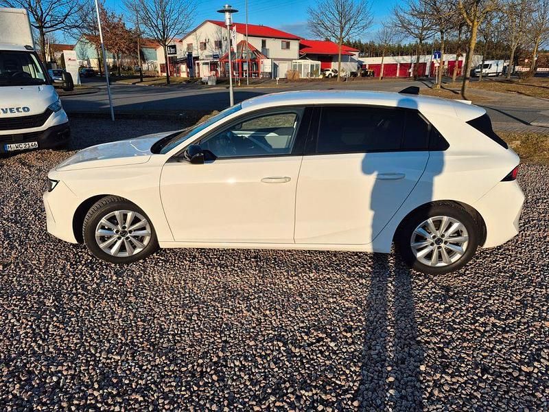 Gebraucht Opel Astra 131 PS (96 kW) 2023 Weiß Limousine