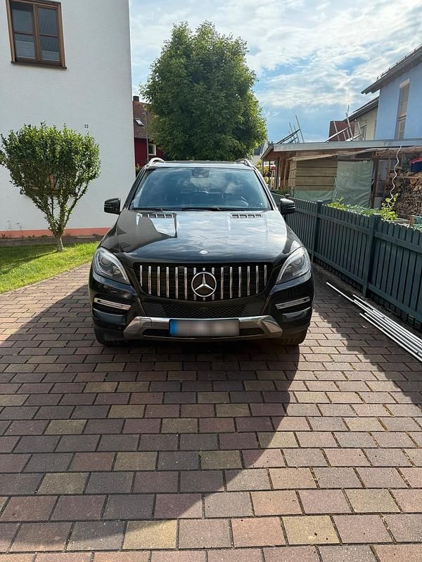 Gebraucht Mercedes ML350 258 PS (189 kW) 2012 Schwarz SUV
