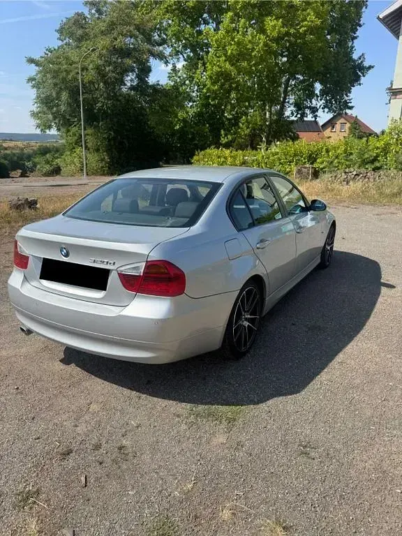 Gebraucht BMW 320 177 PS (130 kW) 2007 Silber Limousine