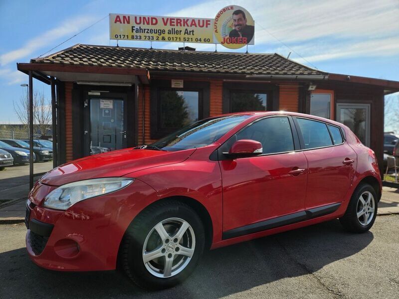 Rot Gebraucht 2010 Renault Mégane III Expression Limousine | 2.590 € (Guter Preis) - Bild 1/4