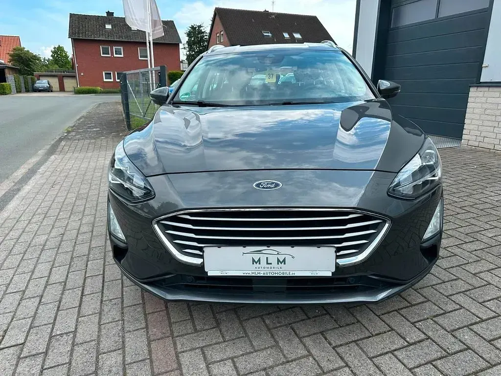 Gebraucht Ford Focus Cool & Connect 120 PS (88 kW) 2020 Grau Limousine