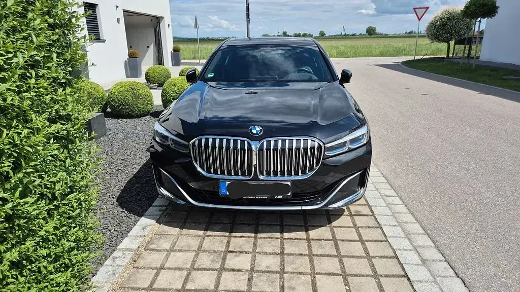 Gebraucht BMW 730 265 PS (194 kW) 2019 Schwarz Limousine