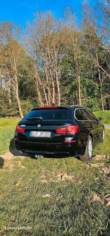 Gebraucht BMW 520 183 PS (134 kW) 2012 Schwarz Kombi