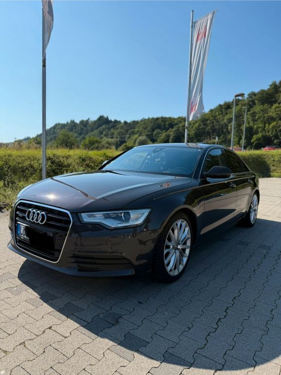 Grau Gebraucht 2012 Audi A6 Limousine | 11.000 € (Fairer Preis) - Bild 1/4