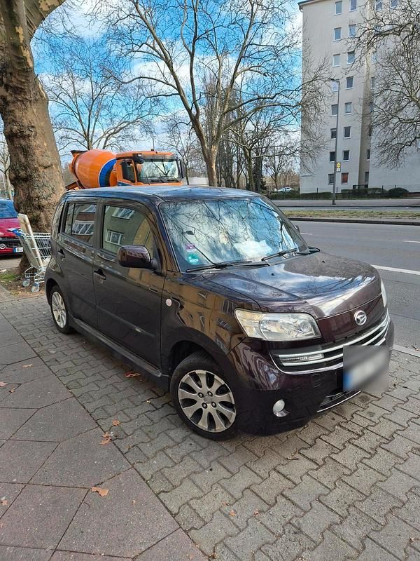 Rot Gebraucht 2010 Daihatsu Materia Van / Kleinbus | 2.150 € (Fairer Preis) - Bild 1/4