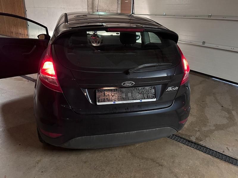 Schwarz Gebraucht 2009 Ford Fiesta Kleinwagen | 1.900 € - Bild 1/4