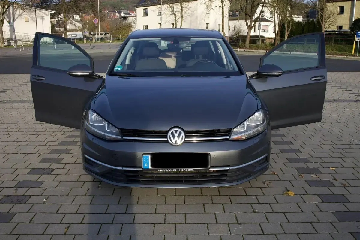 Second-hand VW Golf VII Comfortline 116 CP (85 kW) 2018 Gri Berlinǎ