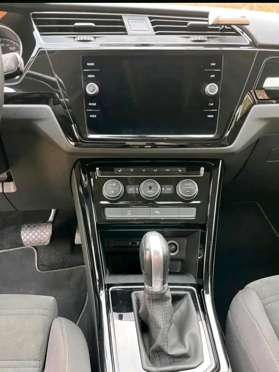 Gebraucht VW Touran 150 PS (110 kW) 2019 Schwarz Van / Kleinbus